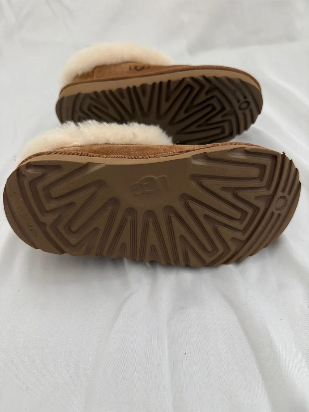 UGG Kids Chestnut Suede Shearling-Lined Slip-On Slippers